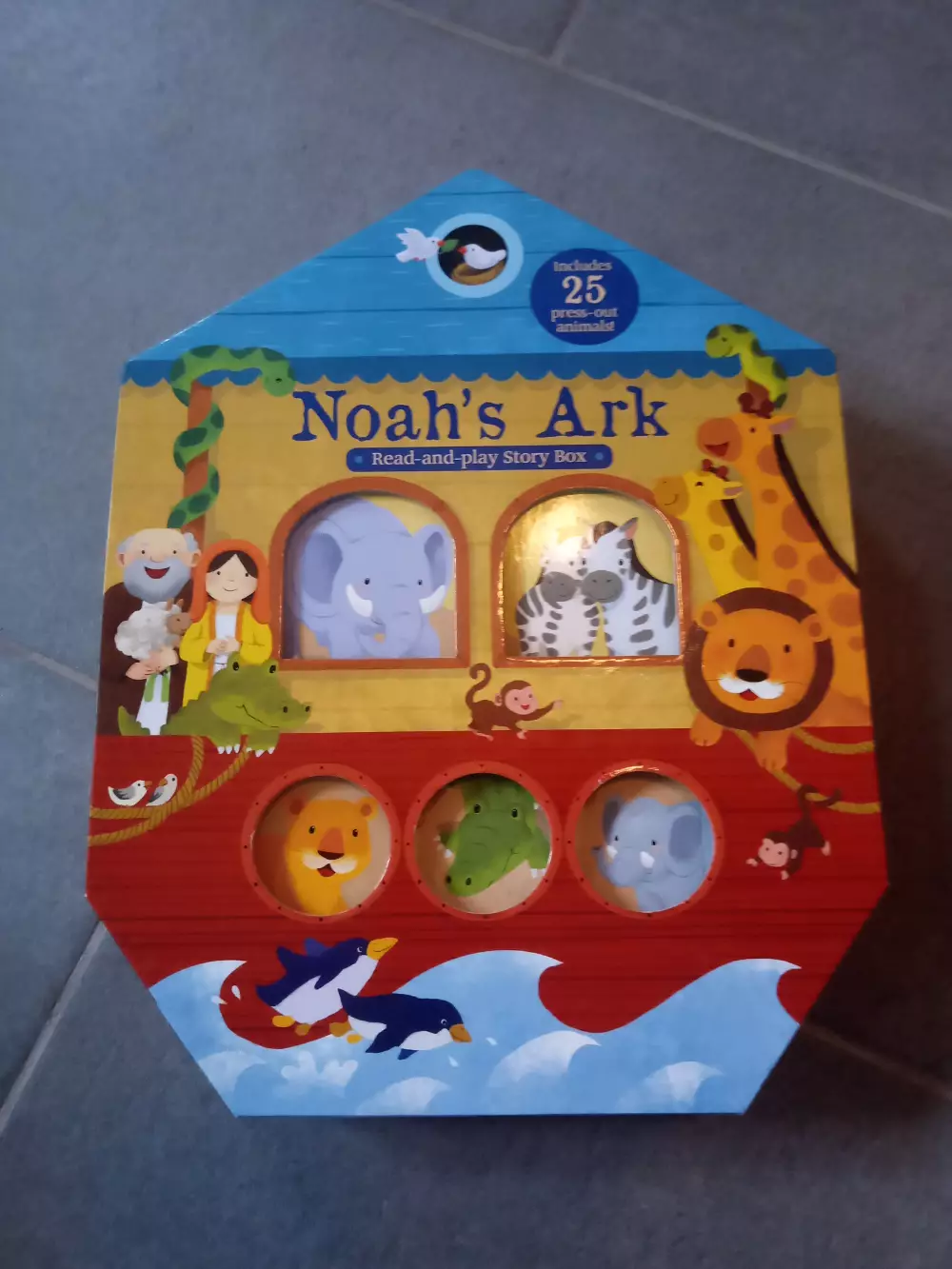 Ukendt Noah's ark read-and-play book