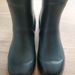 Unknown Rain boots