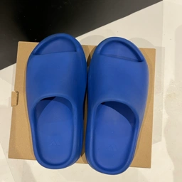 Yeezy Slide Sandal