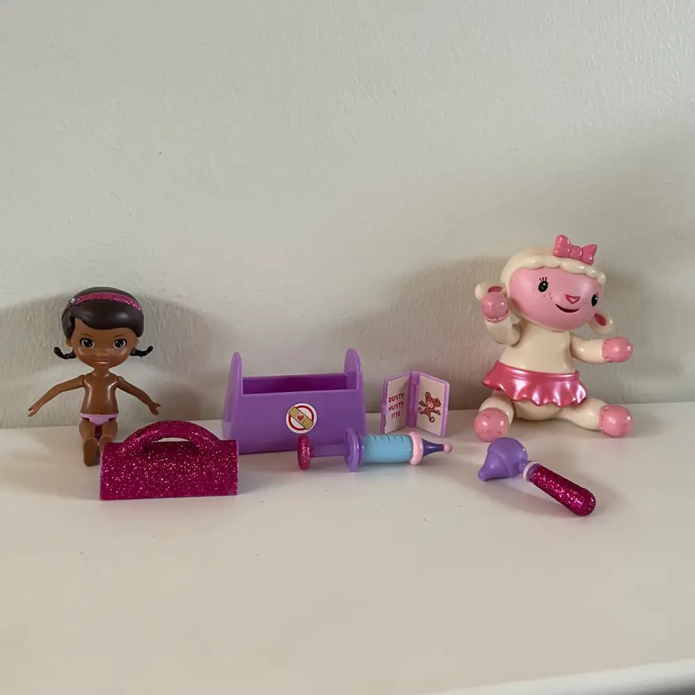 Disney Doktor McStuffins Doc McStuffins figurer + ting