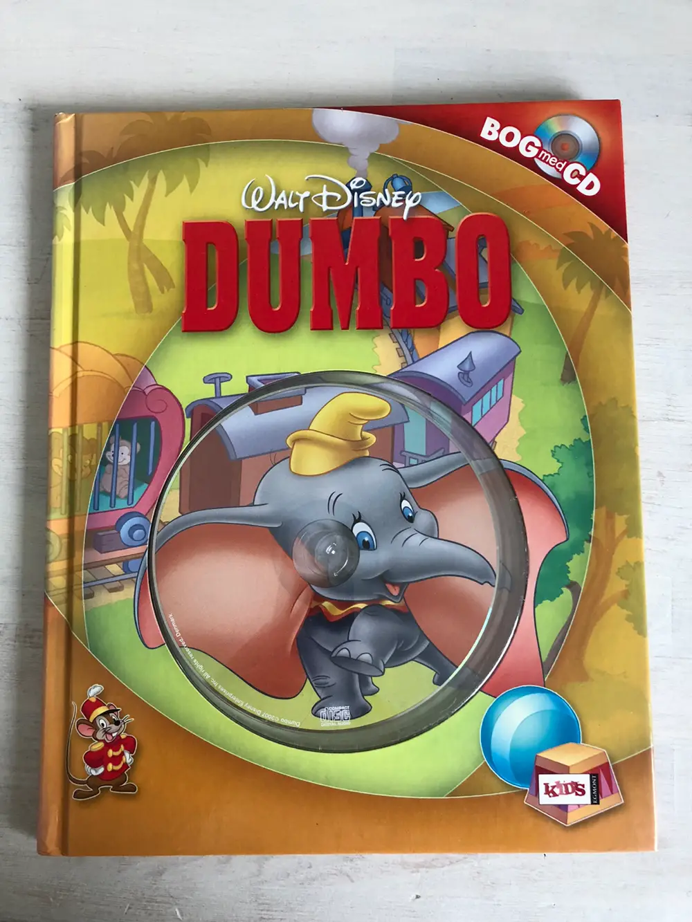 Dumbo Bog med dvd