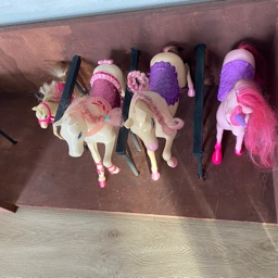 Barbie Hestestal og heste