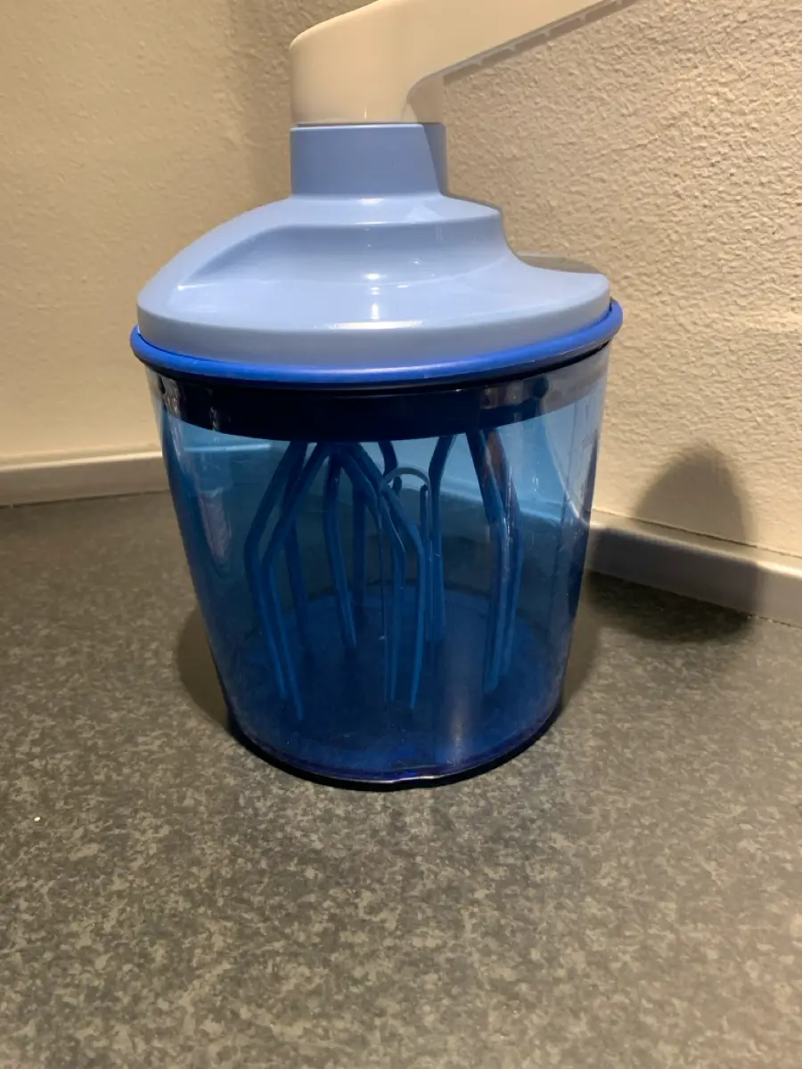 Tupperware Pisker