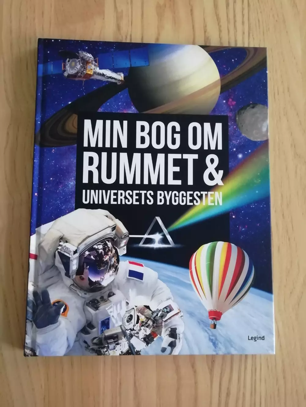 min bog om rummet og Universet byggesten Bøger