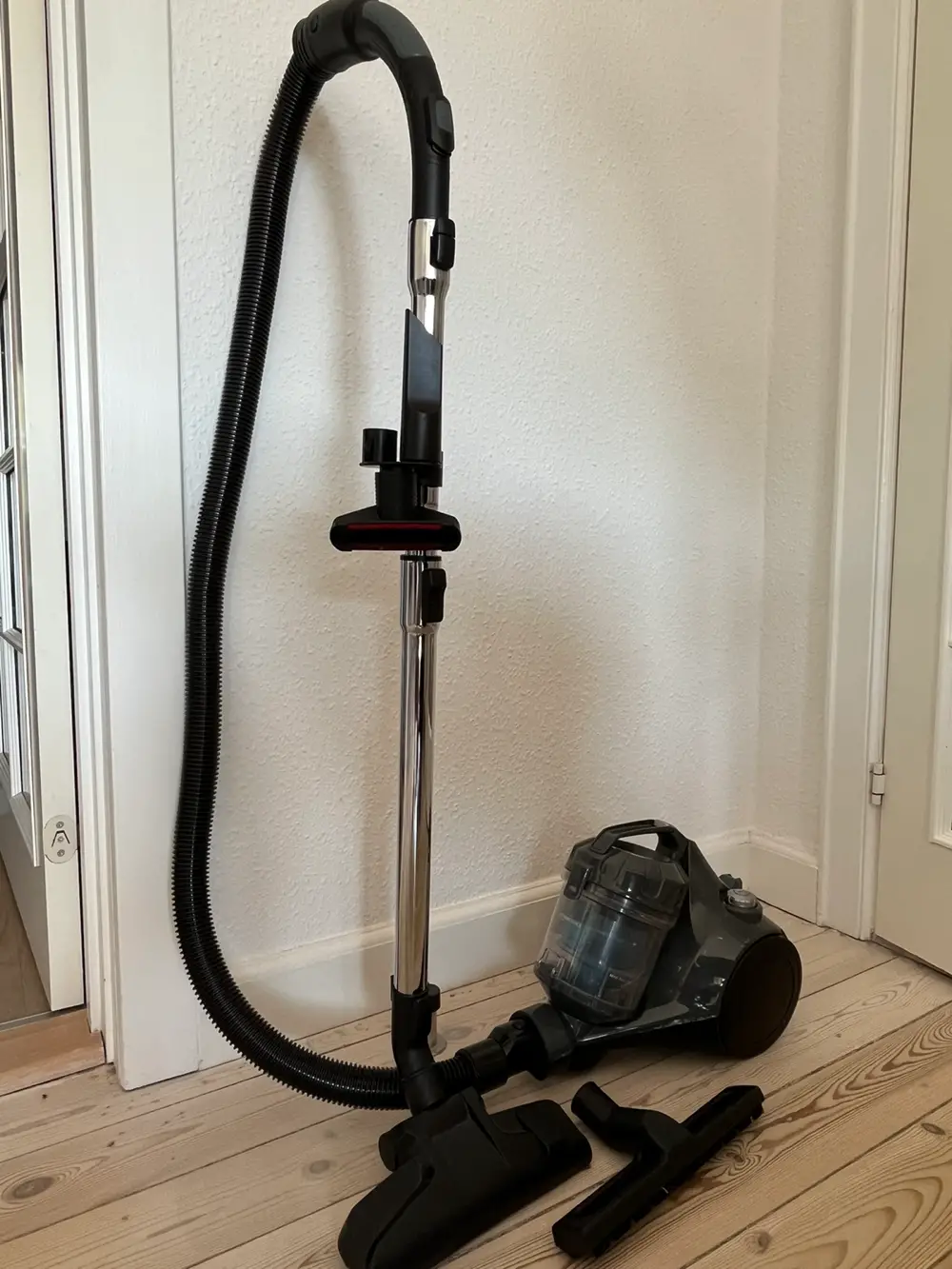 Amazon Basics Vacuum Cleaner