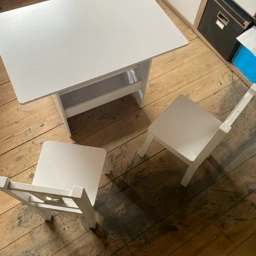 Udkent Lille bord og 2 stole