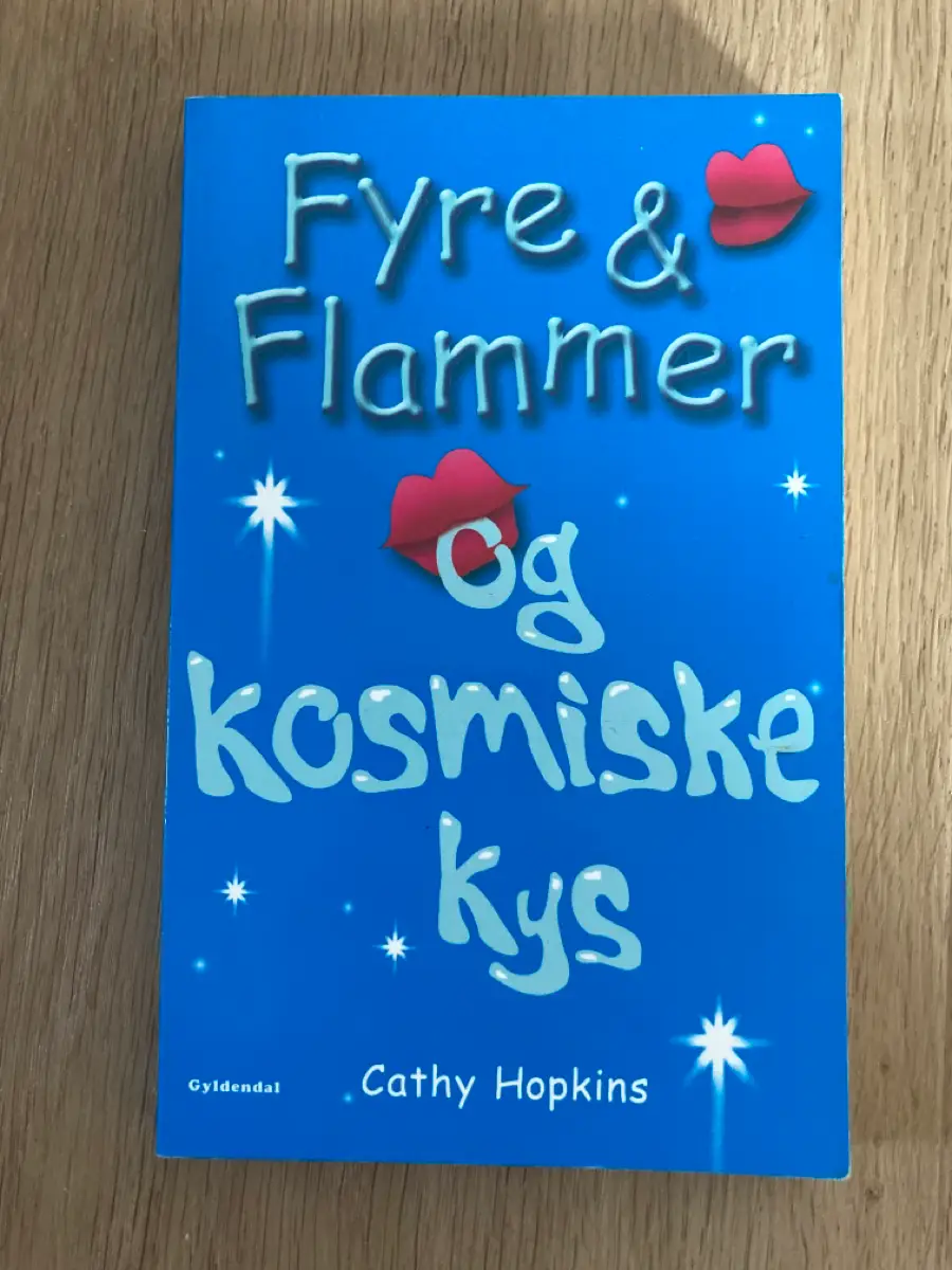 Fyre og flammer og kosmiske kys Bog