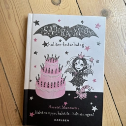 Isadora Moon holder fødselsdag Bog