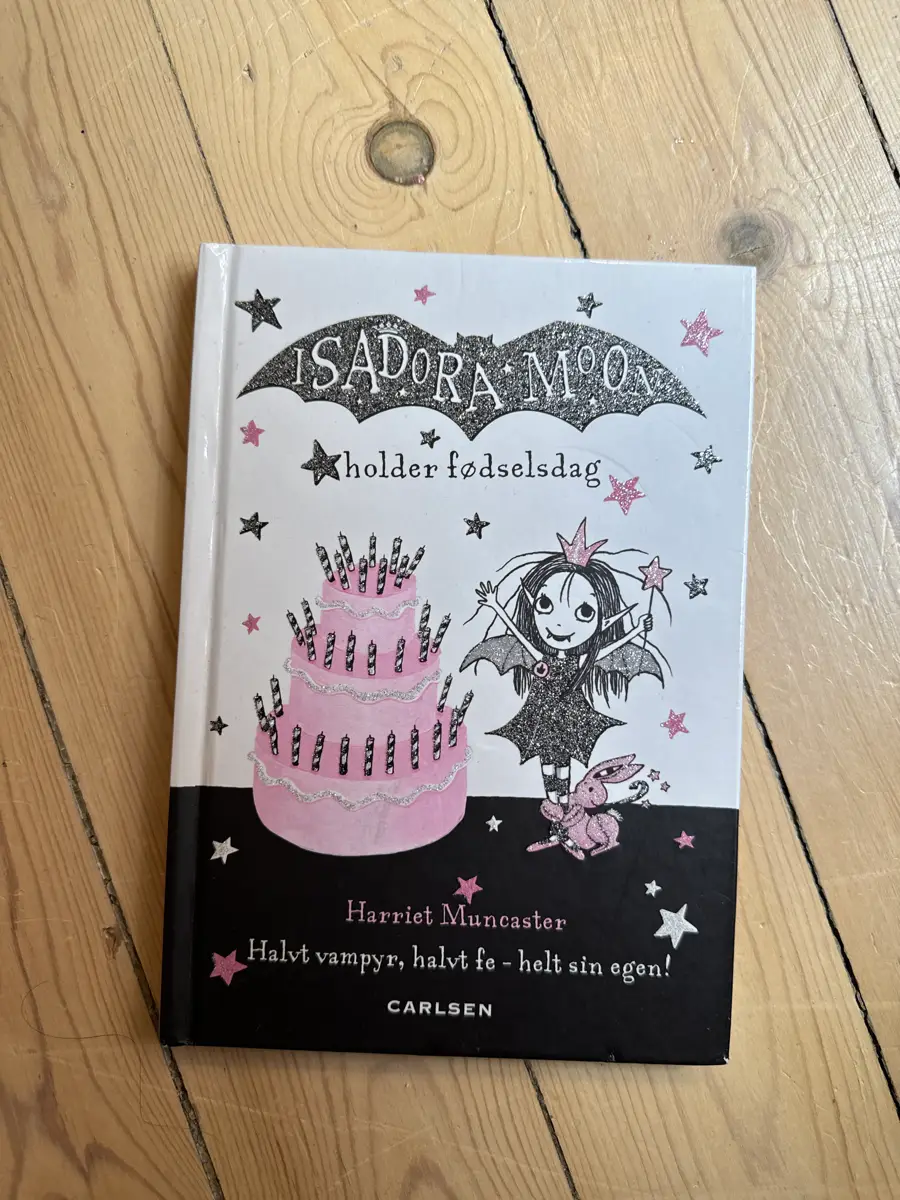 Isadora Moon holder fødselsdag Bog