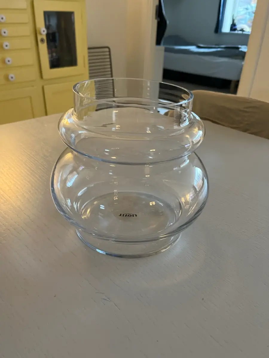 Tivoli Vase