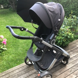 Stokke Trailz barnevogn og izi go