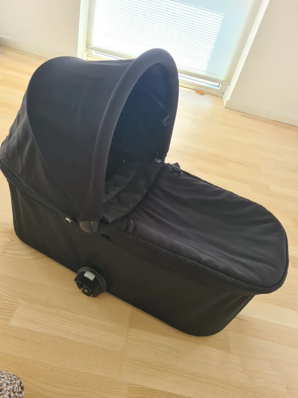 Baby jogger deluxe pram lift shop