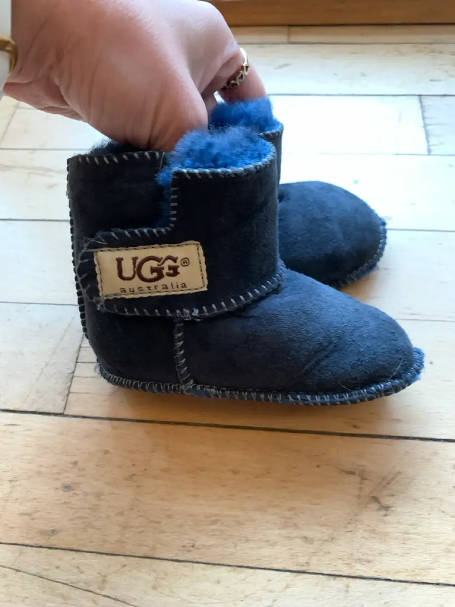 UGG Sutsko