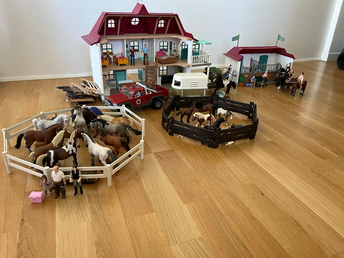 Schleich Hus  heste mv