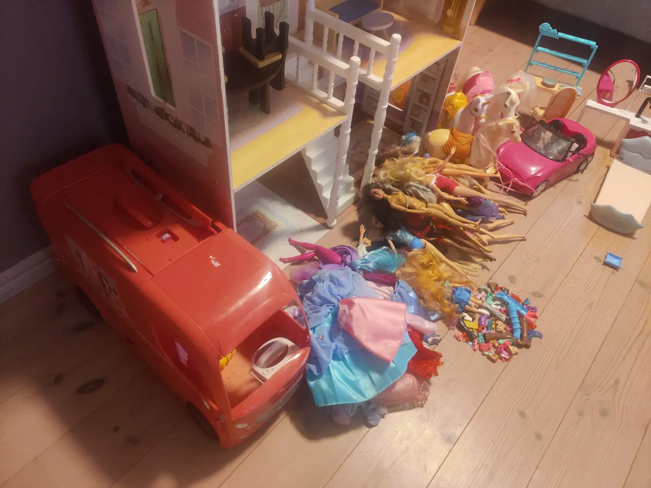 Kidkraft Dukkehus med diverse dukker