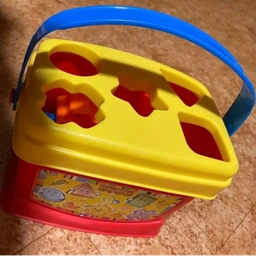 Fisher Price Put i hul kasse