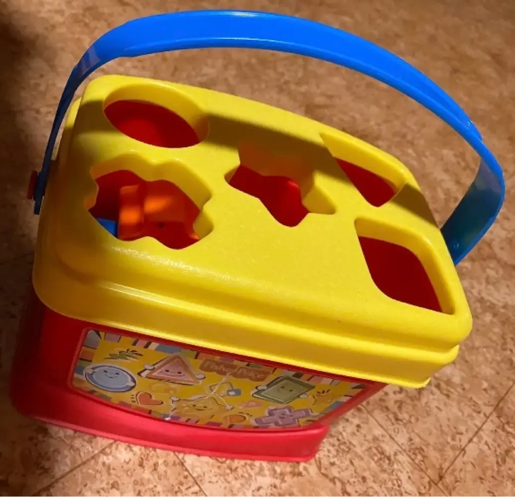 Fisher Price Put i hul kasse