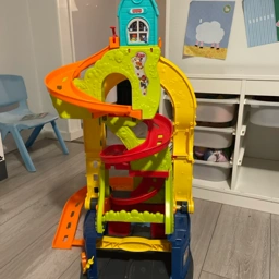 Fisher Price Sit n' Skyway Stå og bilbane