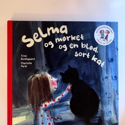 Selma og mørket og en blød sort kat Bog