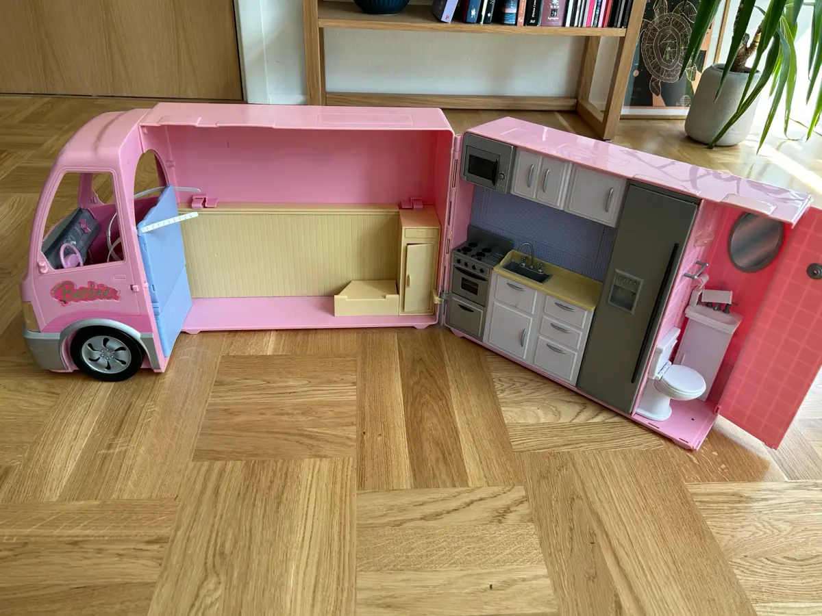 Barbie Camper