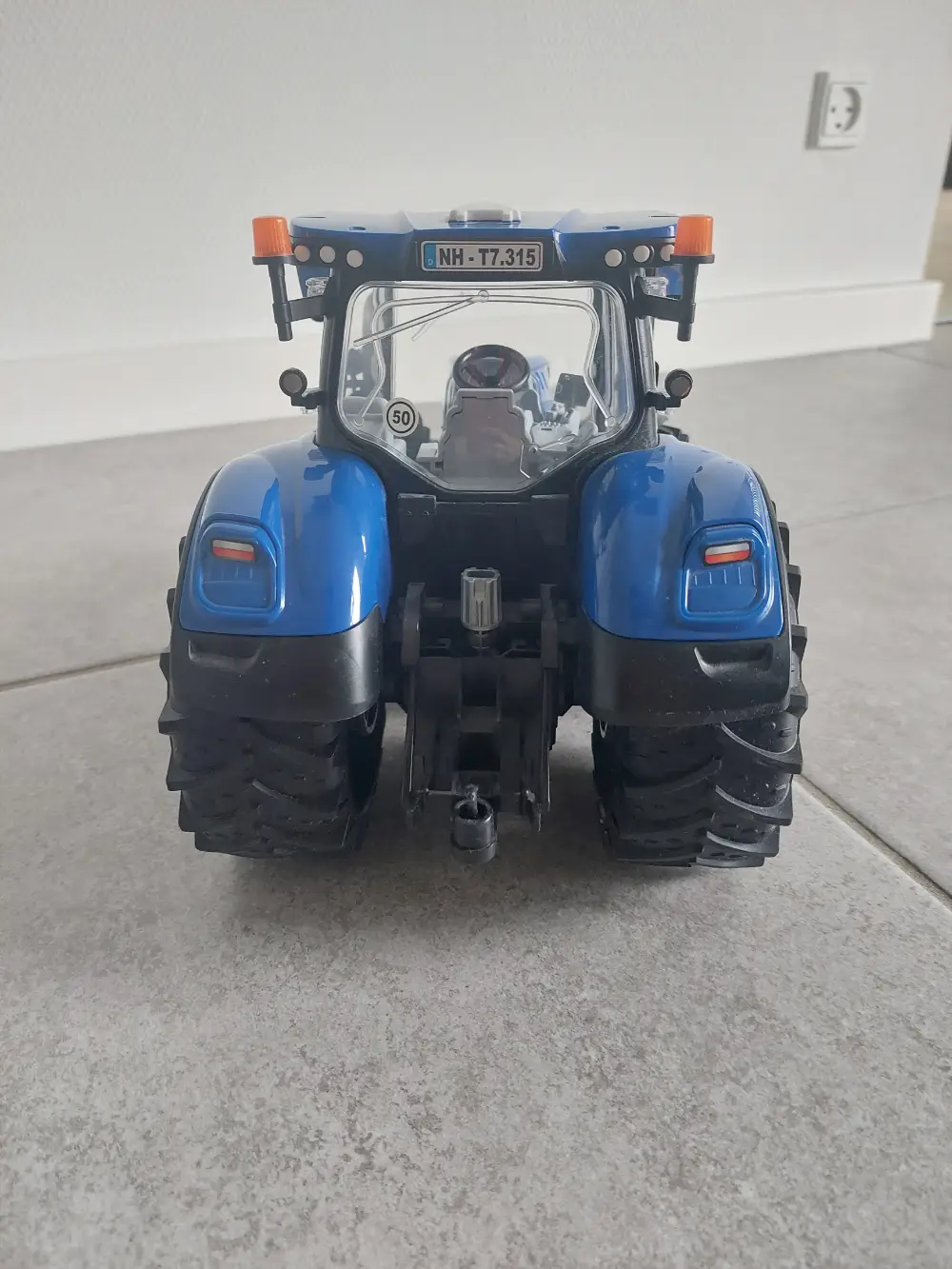 Bruder Traktor (New Holland)