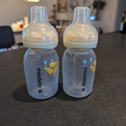 Medela Sutteflasker