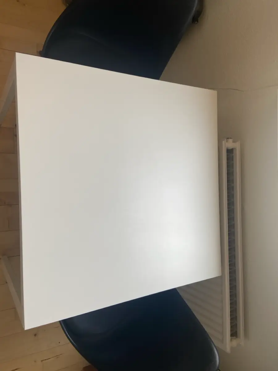 Ikea og jysk Bord og 2 stole