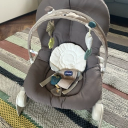 Chicco Baby bouncer