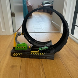 Hot Wheels Monster truck loop