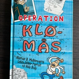 Operation Klømås bog med illustrationer Sjov bog læs selv højtlæsning