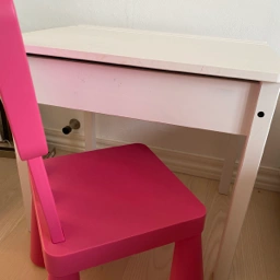 IKEA Lille skrivebord/pult og stol