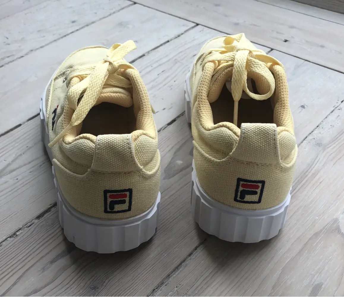 FILA Sneakers