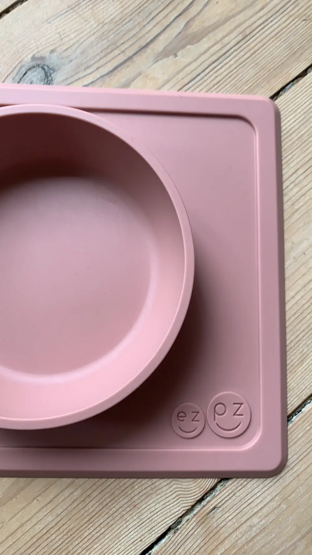 EZPZ Happy Mini Bowl - silikone