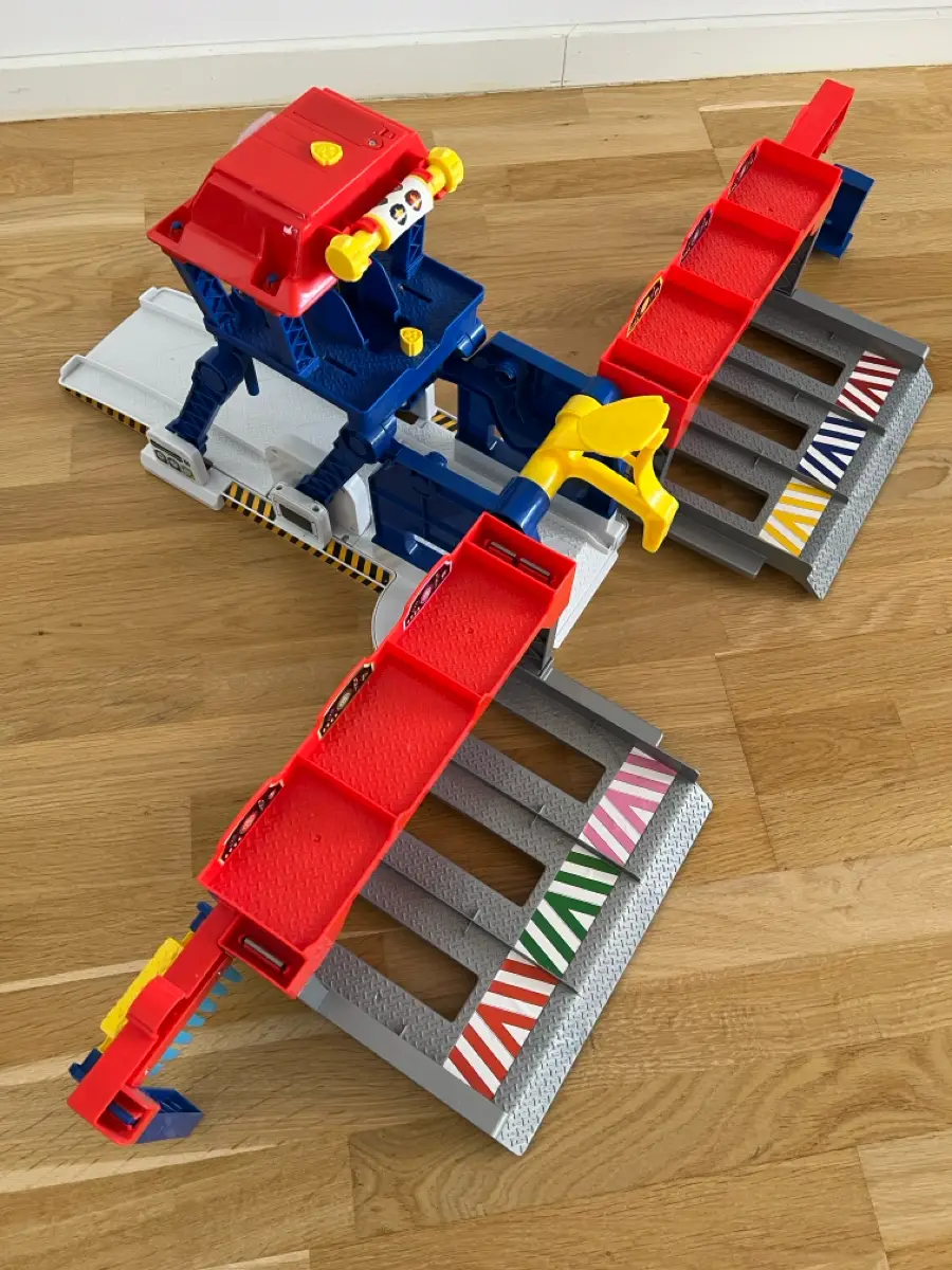 Paw Patrol Big Trucks hovedkvarter