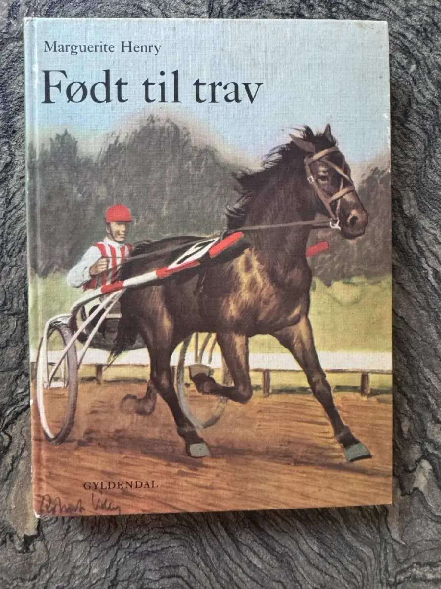 Født til trav Bog