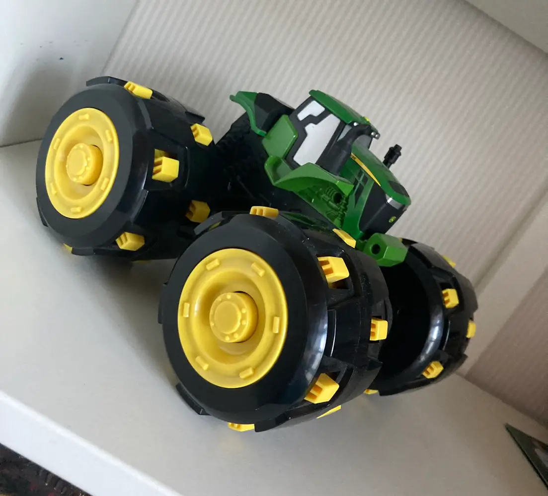 John Deere Traktor med pigdæk