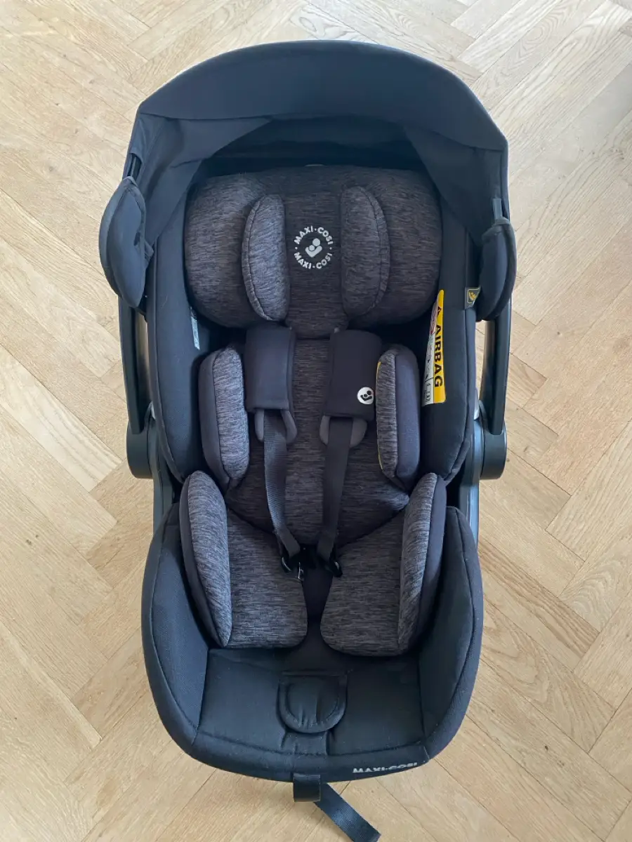 Maxi-Cosi Autostol med ISOFIX- base