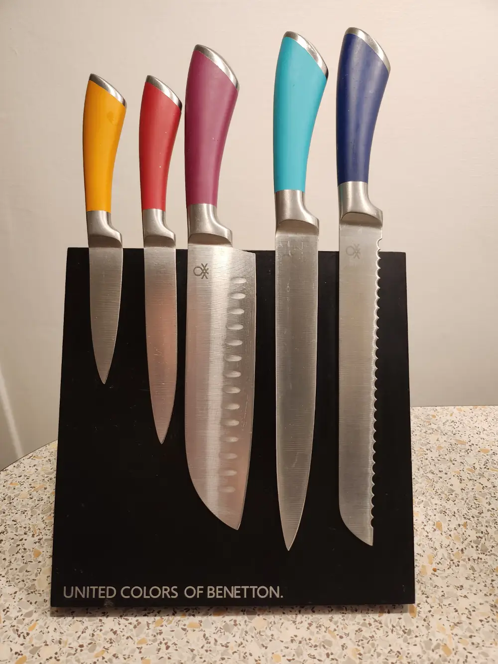United Colors of Benetton knive og stativ / knives