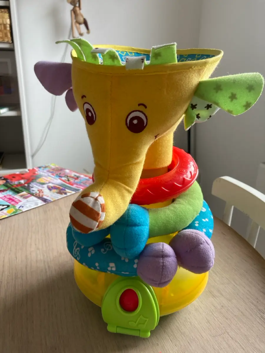 Tiny Love Elefant med musik