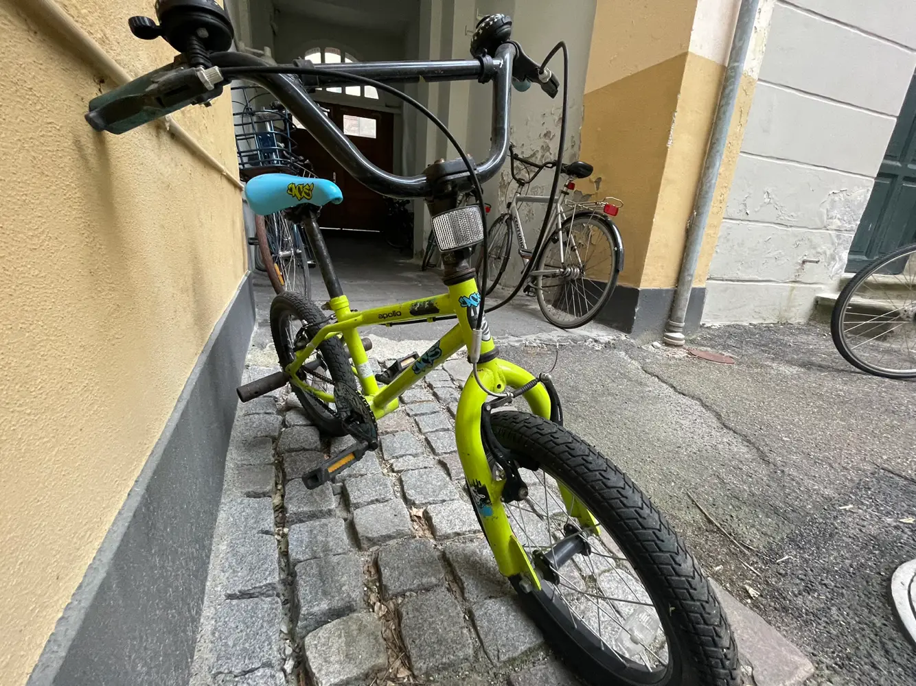 Unknown Boys bike