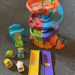 Vtech Toot-toot biler + bilbane