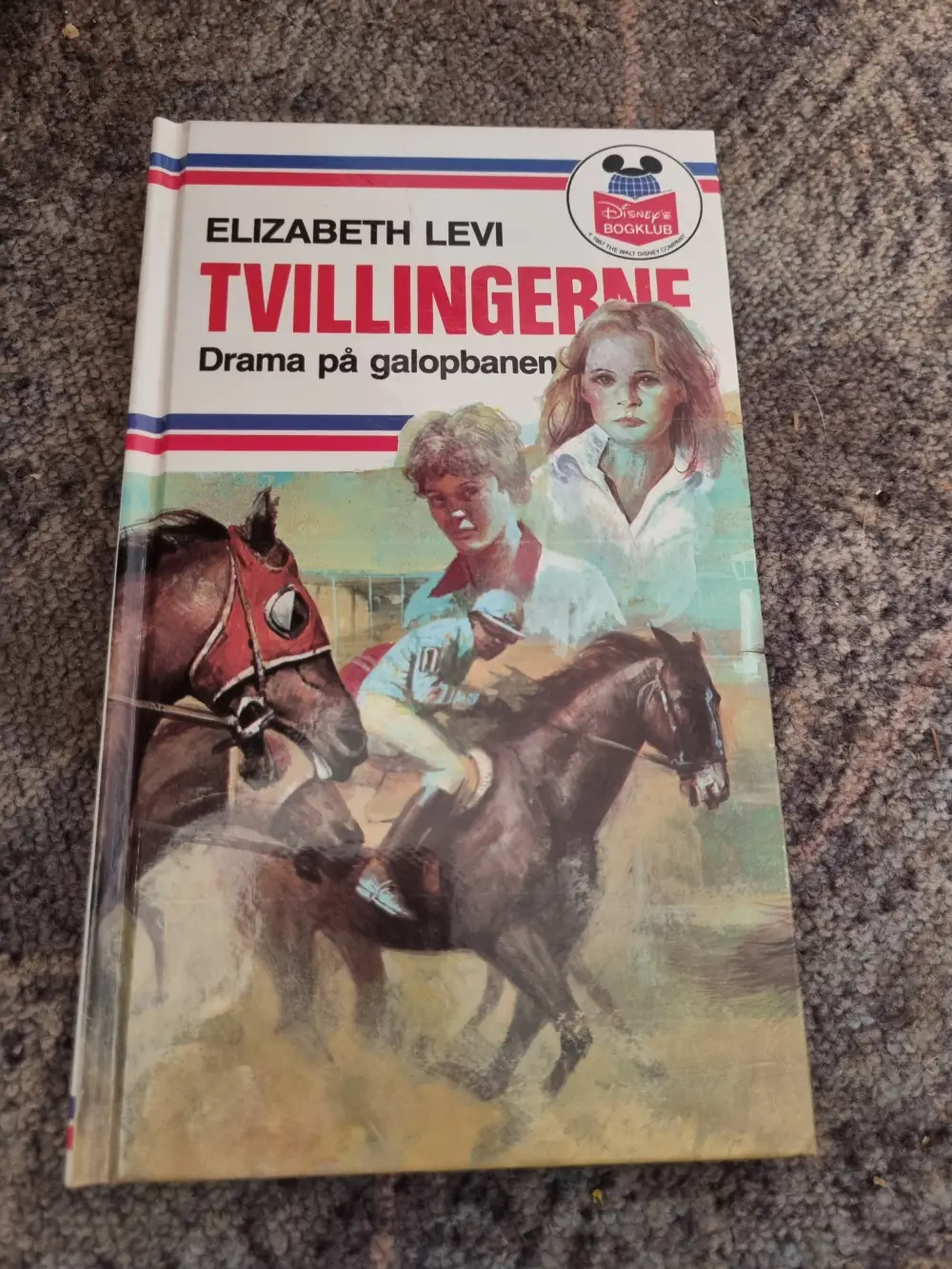 Elizabeth Levi Tvillingerne drama på galopba