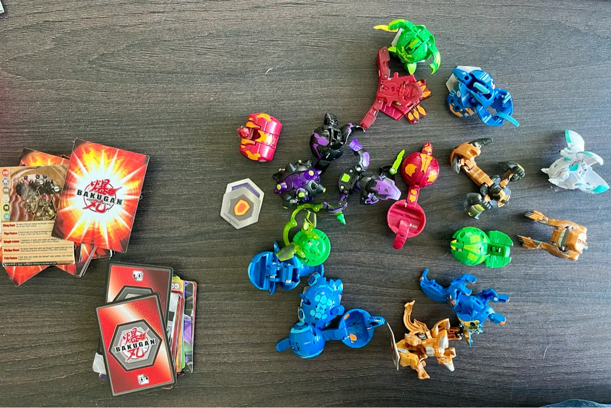 Bakugan 18 Figurer og mange kort