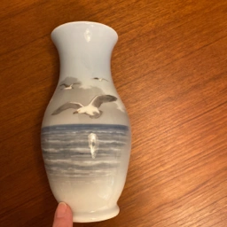 royal copenhagen Vase