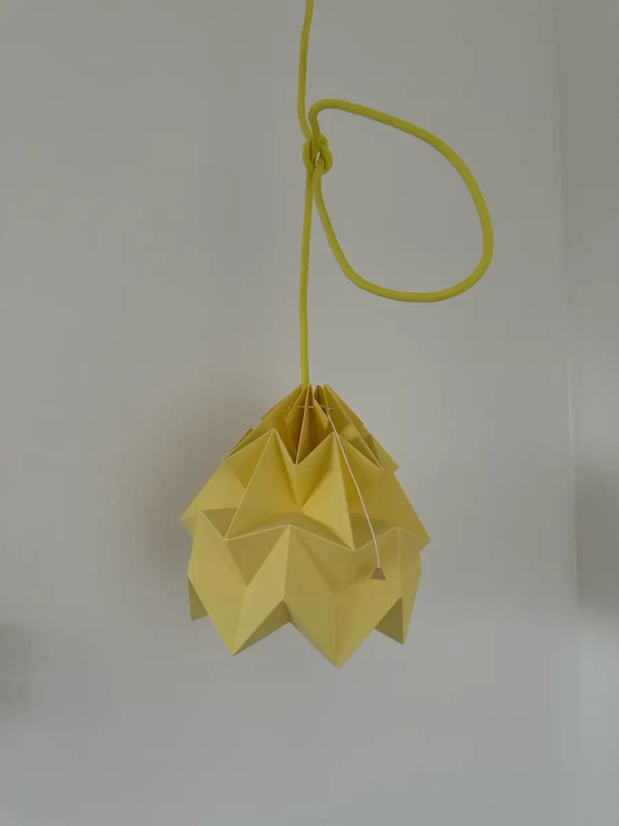 Studio Snowpuppe Moth origami lampe