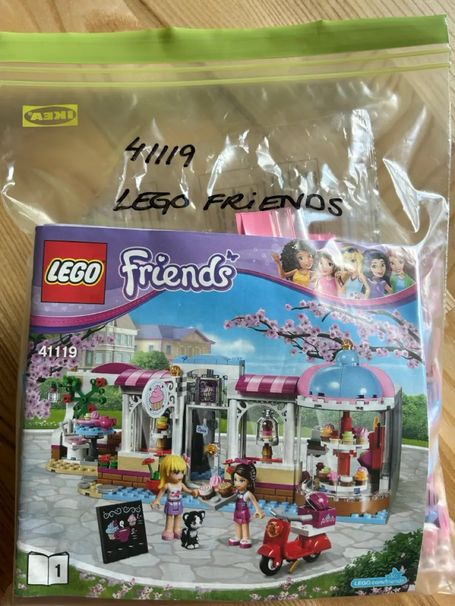 LEGO Friends Heartlake Cupcake Café