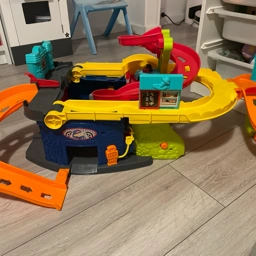 Fisher Price Sit n' Skyway Stå og bilbane