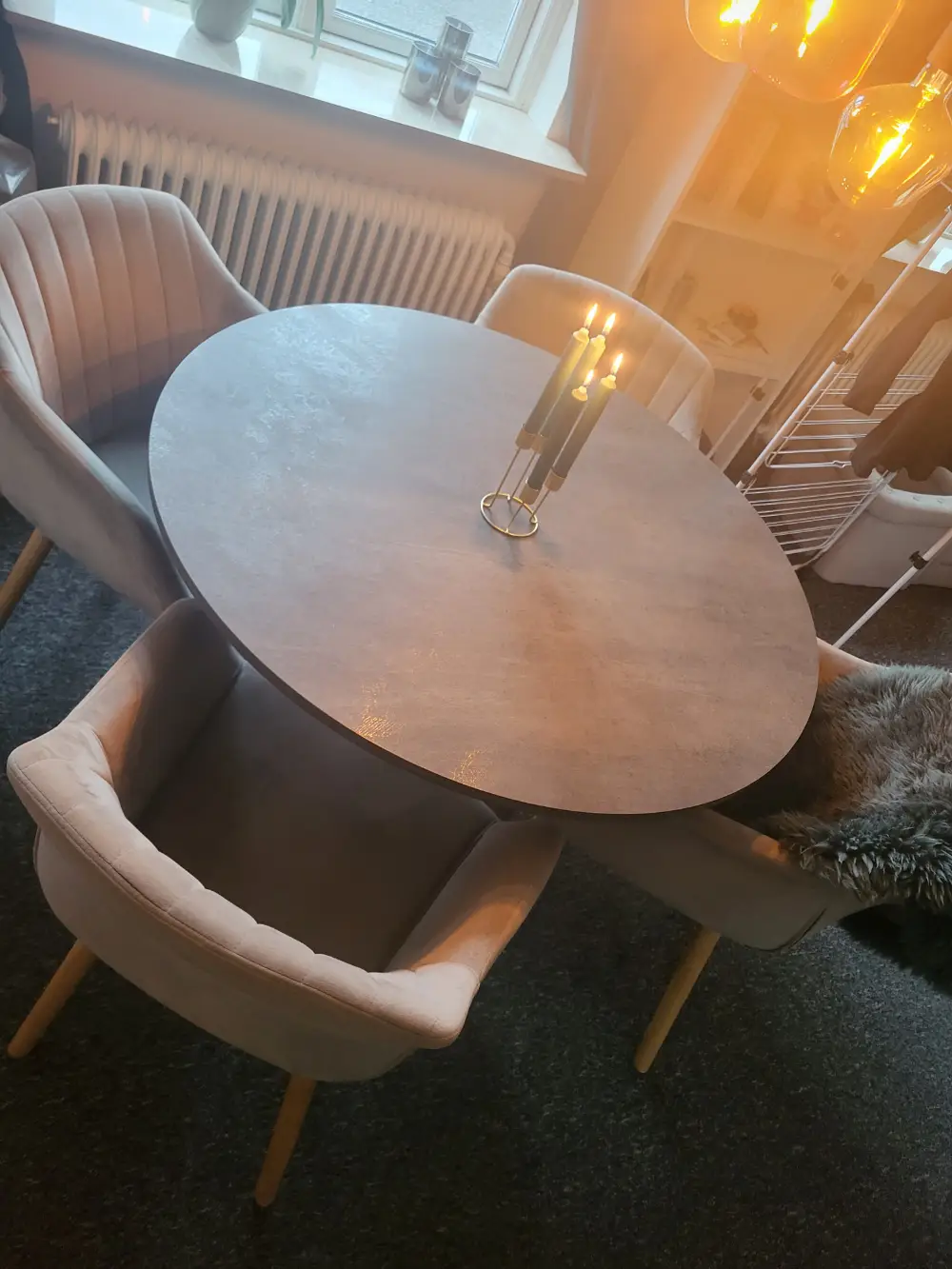 Ikea og Jysk Spisebord med 4 stole