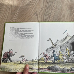 Cirkuselefanten Ella stikker af Fin Bill Peet bog