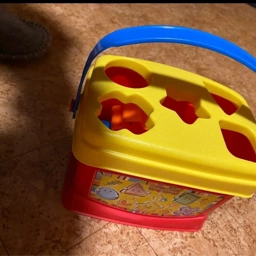 Fisher Price Put i hul kasse